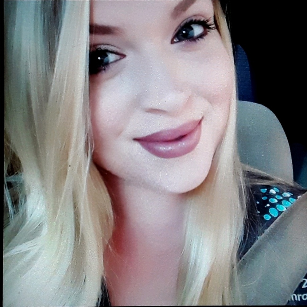 Meet your Posher, Hannah